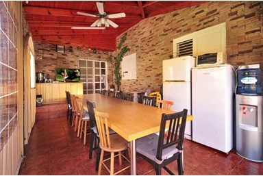 וילה דרור ונופש - בריכה מקורה וחצר