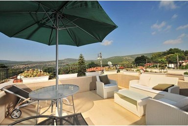 וילה דרור ונופש - בריכה מקורה וחצר