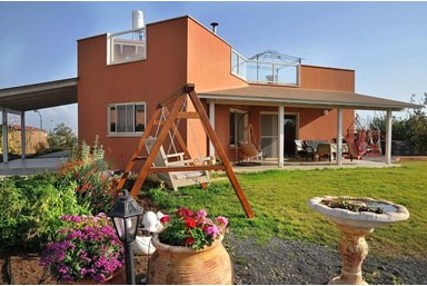 וילה רוגע בבוסתן - הבריכה והג'קוזי