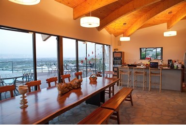 וילה גליליי נוף לכנרת - החצר והבריכה