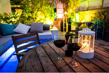 וילה טופז  - החצר והבריכה