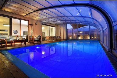 וילה ואלי - החצר והבריכה