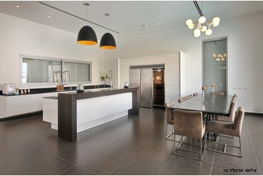 וילה ואלי - החצר והבריכה