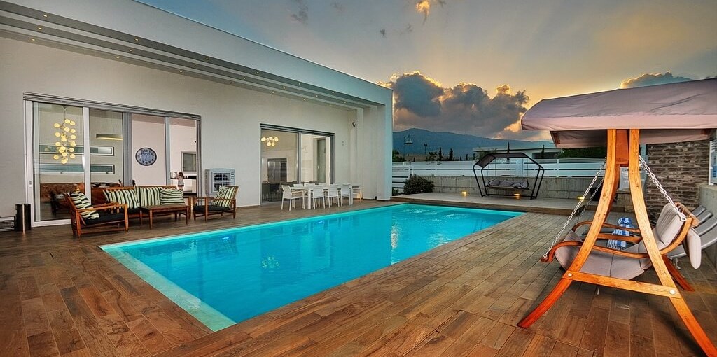 וילה ואלי חצר ובריכה (12).JPG