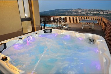 וילה טרסה view - החצר והבריכה