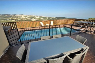 וילה טרסה view - החצר והבריכה