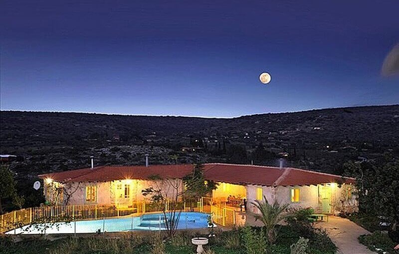 וילה כליל הטבע החצר-והנוף-(3).jpg