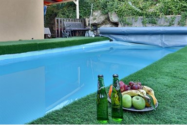 וילה פנינת עדן - מתחם הבריכה