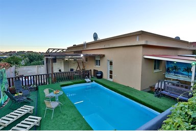 וילה פנינת עדן - מתחם הבריכה