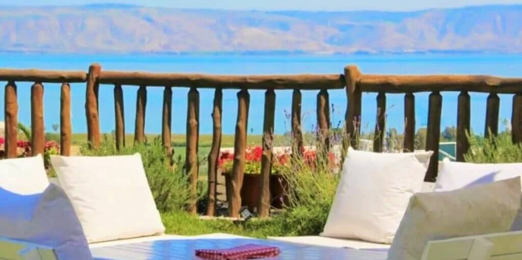 וילה בית הלוגים מתחם החוץ (5).jpeg