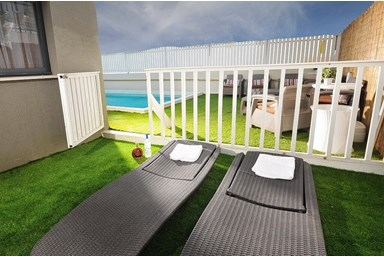 וילה דאלי - החצר והבריכה