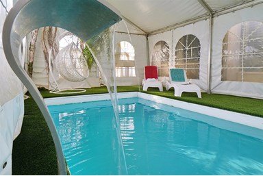 וילה דוד  - הבריכה והחצר