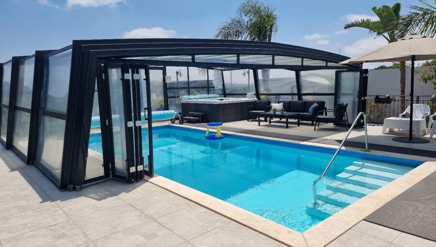 וילה נוף לצוק גורן החצר (10).jpg