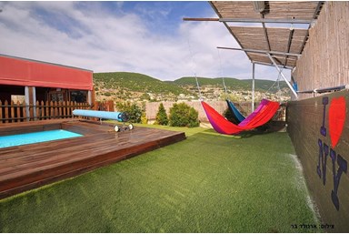 וילה ניו יורק - החצר והבריכה