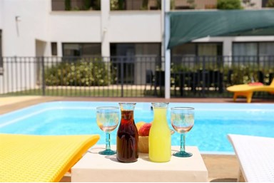 וילה עדי הכרמל - חצר הוילה 