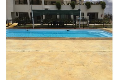 וילה עדי הכרמל - חצר הוילה 