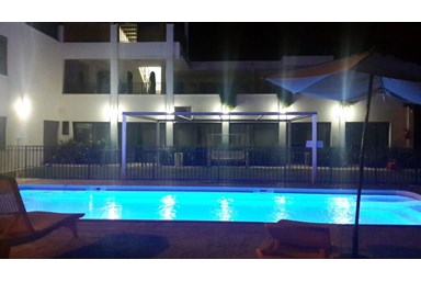 וילה עדי הכרמל - חצר הוילה 