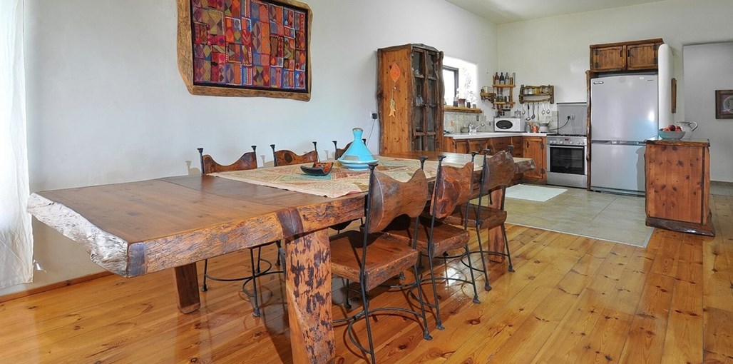 וילה על הקצה וילה על הקצה - פנים הוילה (3).jpg