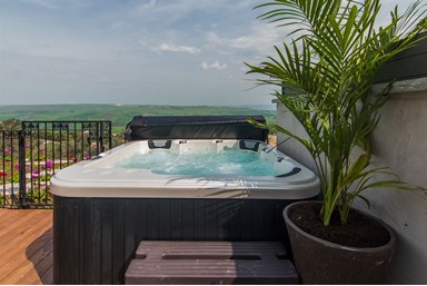 וילה טרה נובה - מתחם הבריכה