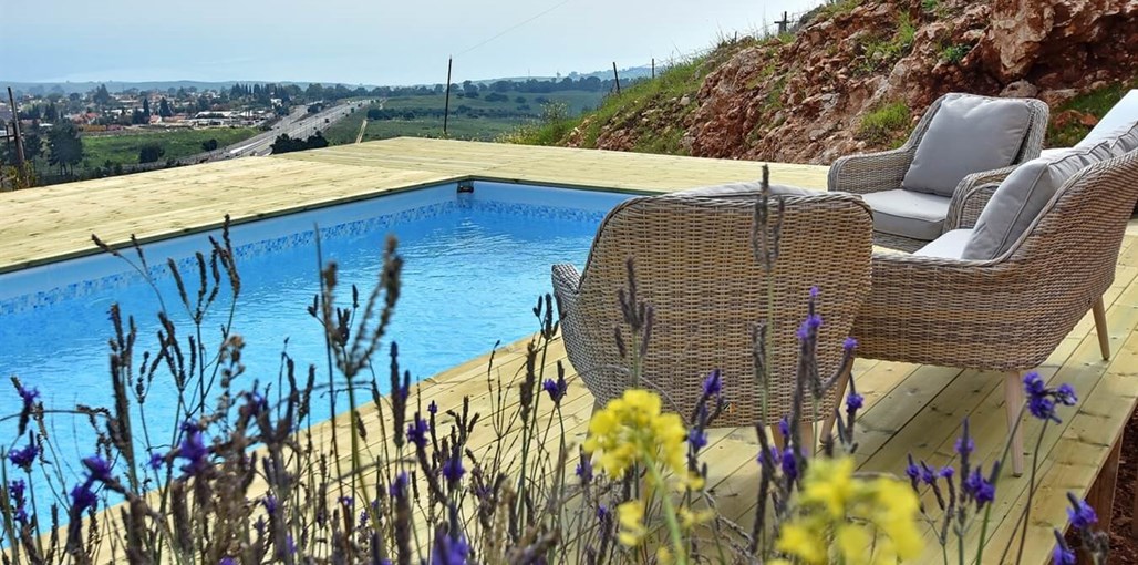 וילה נוף מולדת החצר והבריכה (10).JPG