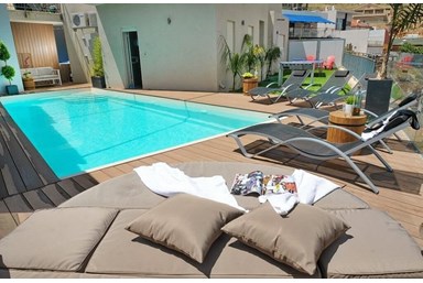 וילה נוף לגליל - החצר והבריכה