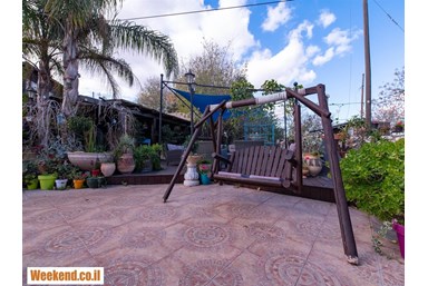 וילה אחוזת מירב השלווה - החצר והבריכה