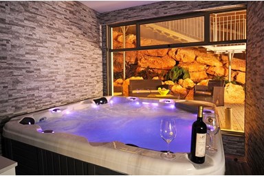 וילה בקצה ההר - בריכה לכל וילה!