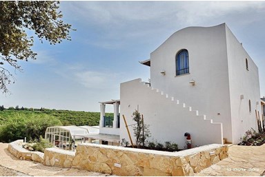 וילה אלסוס בוטיק - החצר והבריכה