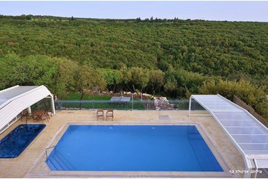 וילה אלסוס בוטיק - החצר והבריכה