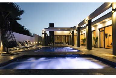 וילה יוקרה בגליל דרנה - הבריכה והחצר