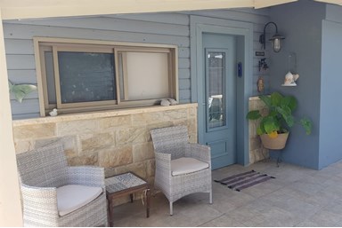 וילה לוילה בגליל - החצר והבריכה