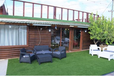 וילה הורייזן - החצר והבריכה