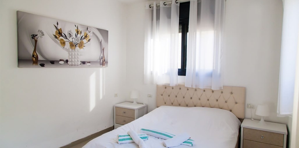 אחוזת מלכותך חדרי שינה קרקע (4).jpg