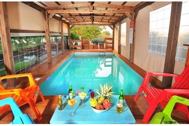 וילה נסיכת הכנרת - הבריכה והחצר