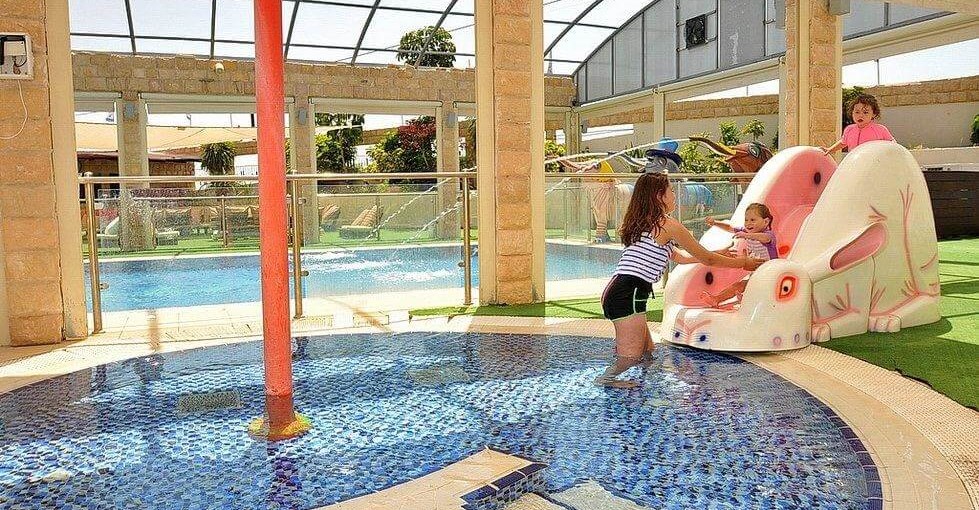 וילות וי קלאב גורן הרוח הגלילית - פארק המים (7).jpeg