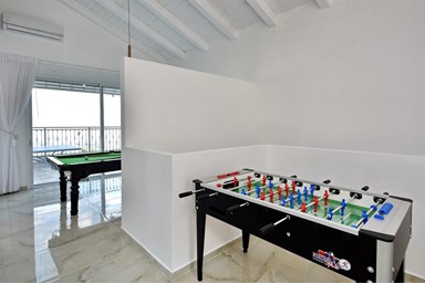 וילה אדג' - Villa Edge - החצר והנוף