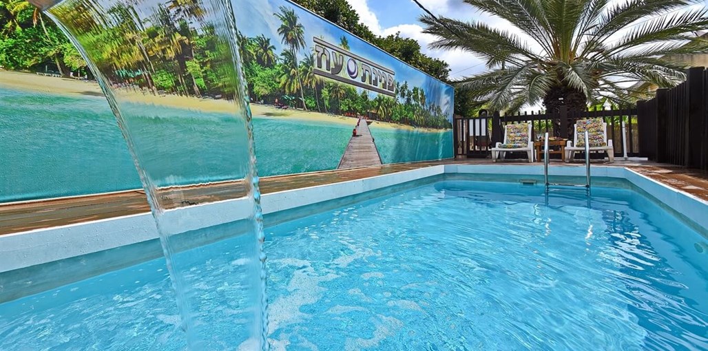 וילה פנינת עוז וילה פנינת עוז - החצר והבריכה (19).jpg