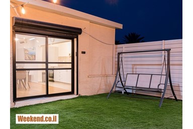 וילה אחוזת אנאל יבניאל - החצר, הבריכה והנוף