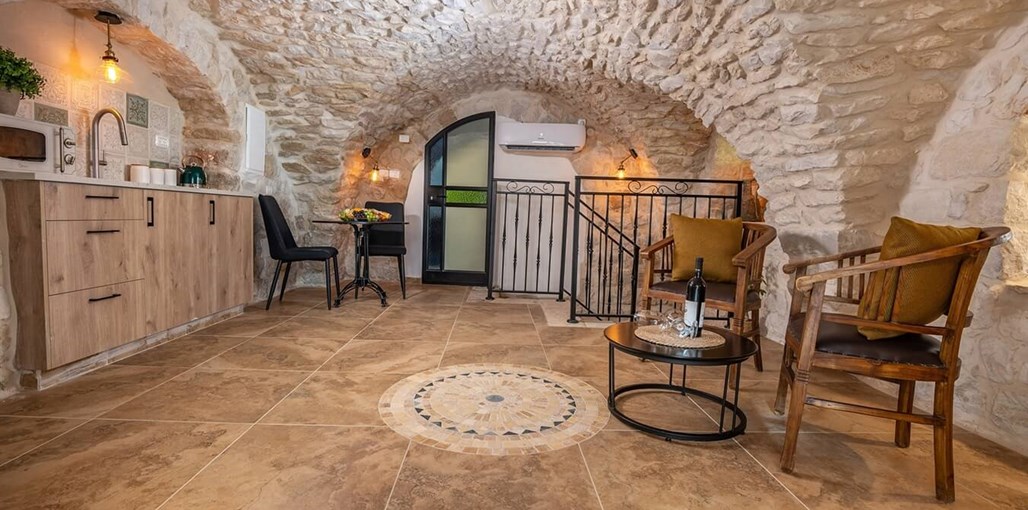 טירת רונית בעתיקה פנים (9).jpg