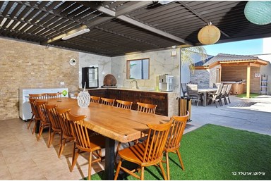 וילה ליאם - החצר והבריכה