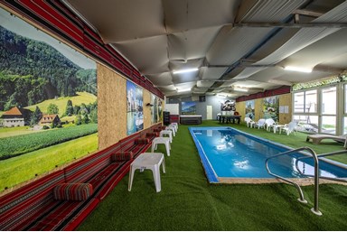 וילה אחוזת לאונרדו - מתחמי החוץ והבריכה