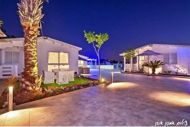 וילה מנו ויליג' - מתחם החוץ