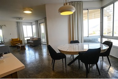 וילה המרפסת במגדל - הוילה