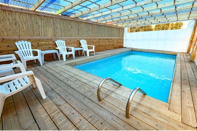 וילה YalaRent וילה בזלת - החצר והבריכה