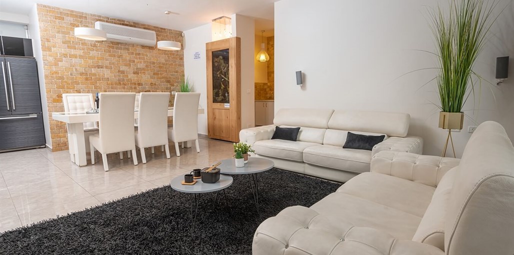 אחוזת הלוי בוטיק מתחם הפנים (5).jpg