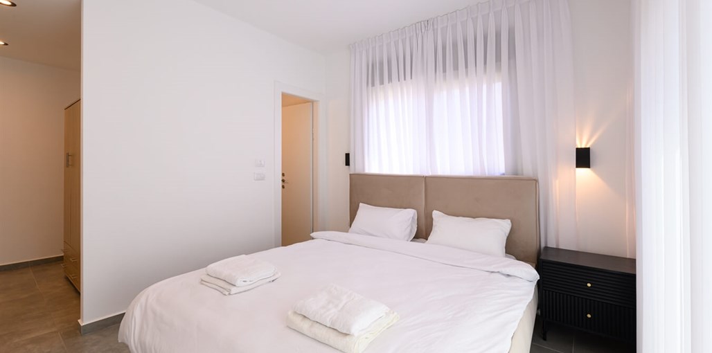 Yamika Vila פנים (21).jpg