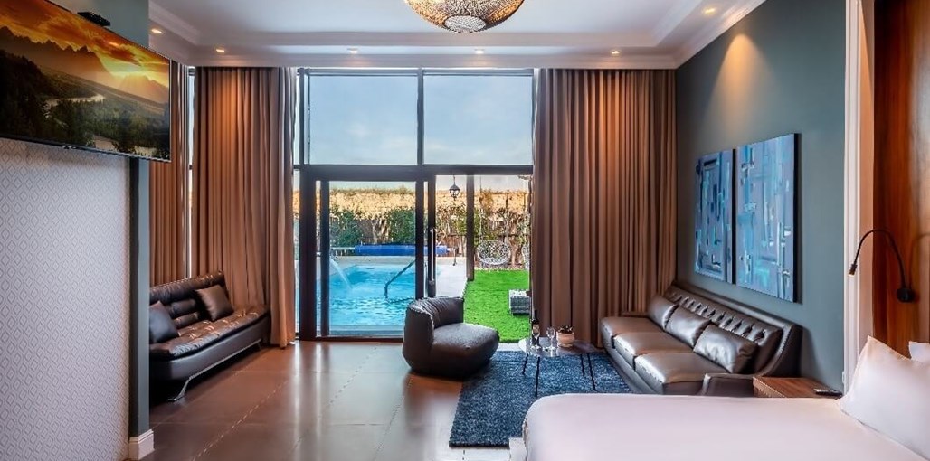 אקוודוקט גן בריכה - הווילה (1).jpg