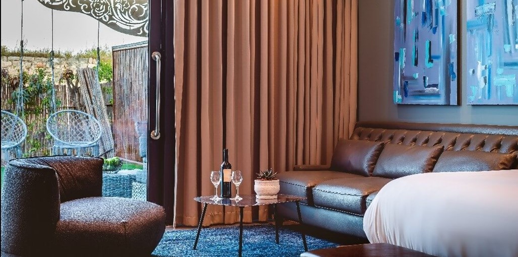 אקוודוקט גן בריכה - הווילה (3).jpg