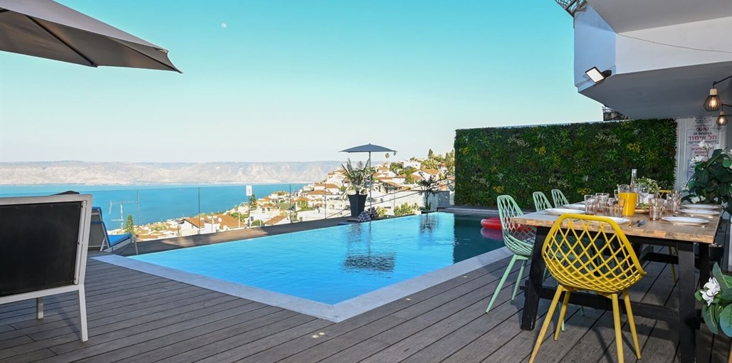 וילה סה לה וי החצר והמרפסת (11).jpg