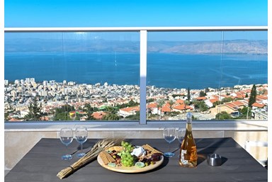 וילה סה לה וי - המרפסת, הבריכה והנוף